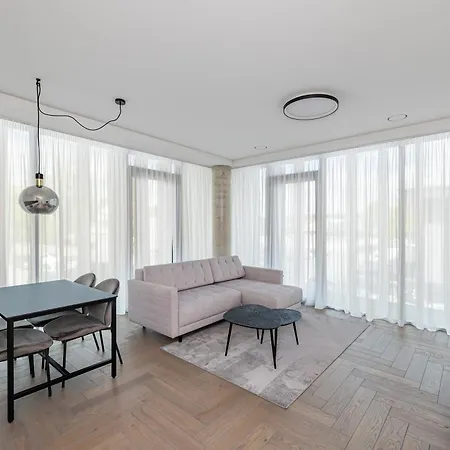 Comfortable 2 Bd By Domvia Daire Kaunas