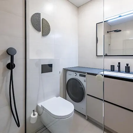 Comfortable 2 Bd By Domvia Daire *