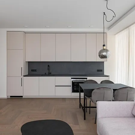 Comfortable 2 Bd By Domvia *