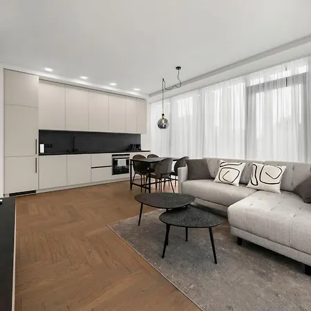 Comfortable 2 Bd By Domvia *