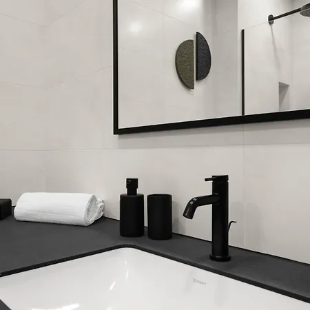 Comfortable 2 Bd By Domvia Kaunas